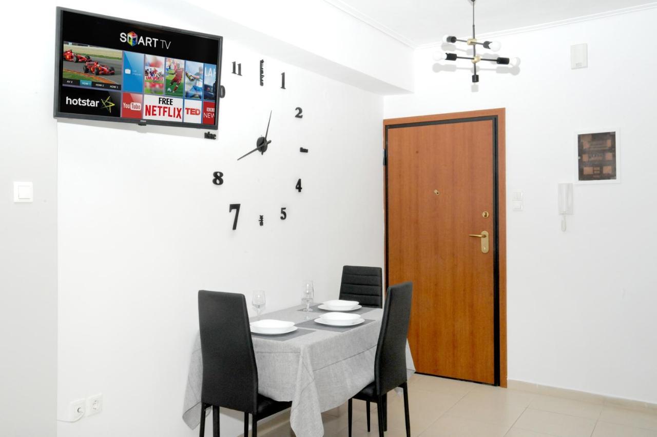 C3 Modern Spartan Apartment Exterior photo