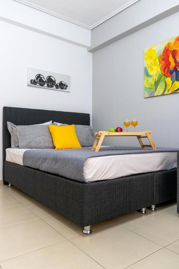 C3 Modern Spartan Apartment Exterior photo