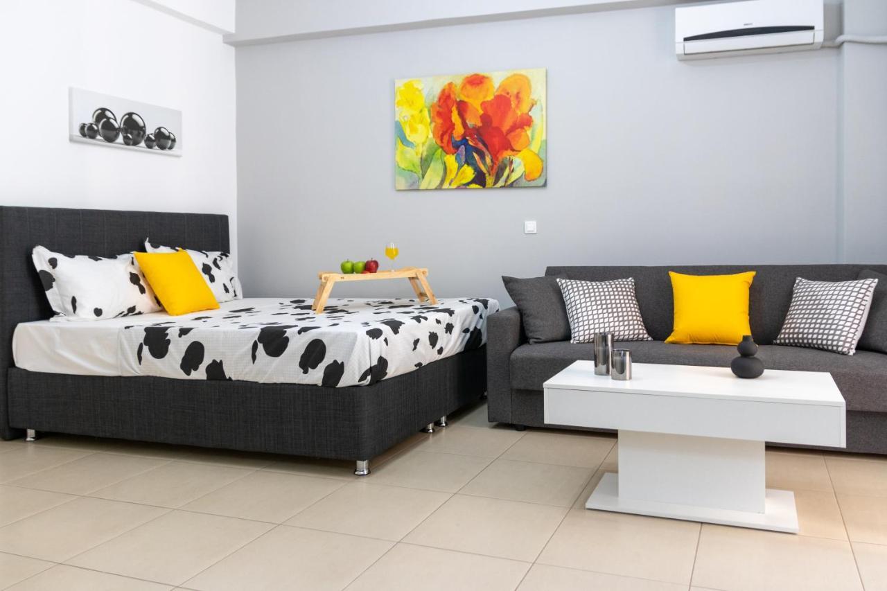 C3 Modern Spartan Apartment Exterior photo