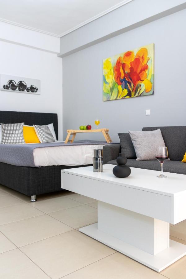 C3 Modern Spartan Apartment Exterior photo